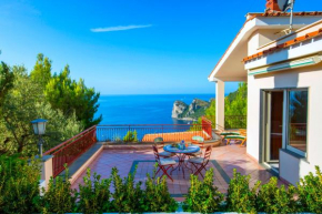 Christa Guest House